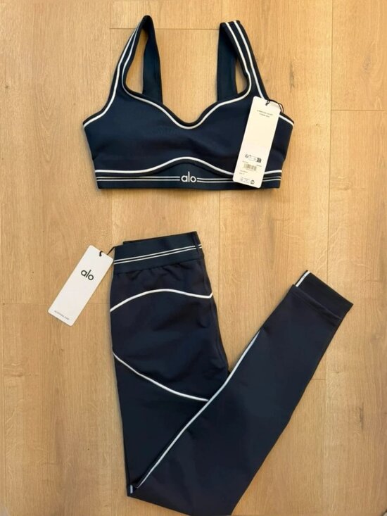 ALO Yoga Pants - Alo Yoga Airbrush Heart Throb Set Navy/White Women's Size S